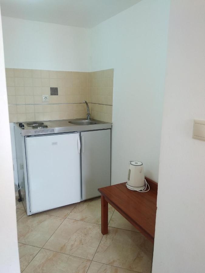 Ton Mari Apartments Palaiochora Esterno foto