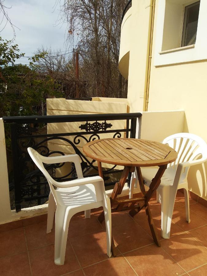 Ton Mari Apartments Palaiochora Esterno foto