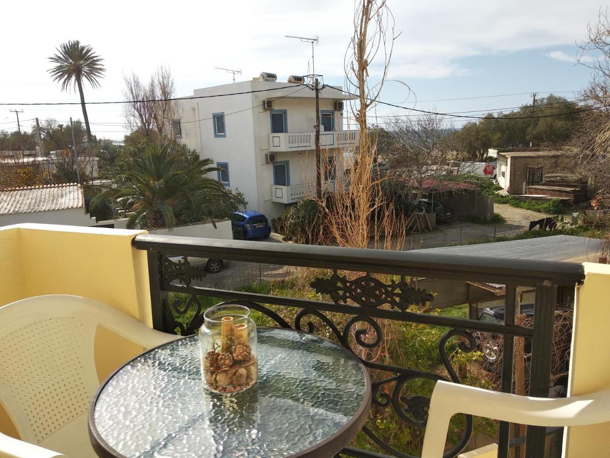 Ton Mari Apartments Palaiochora Esterno foto