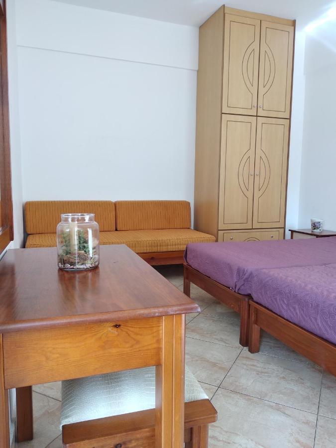 Ton Mari Apartments Palaiochora Esterno foto
