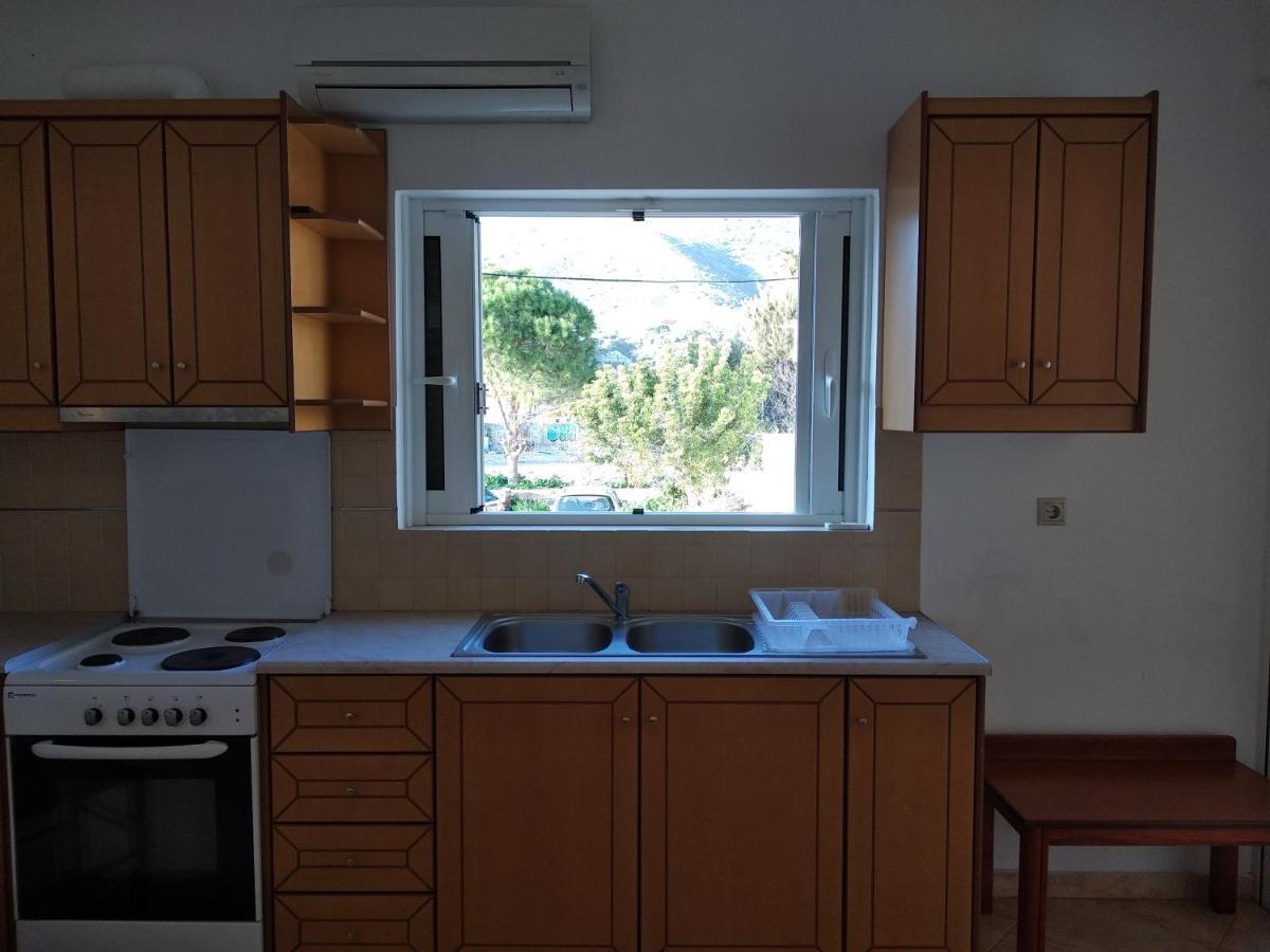 Ton Mari Apartments Palaiochora Esterno foto