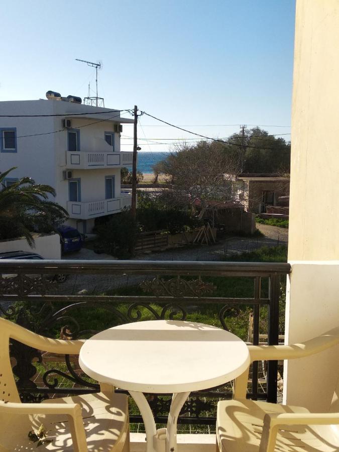 Ton Mari Apartments Palaiochora Esterno foto