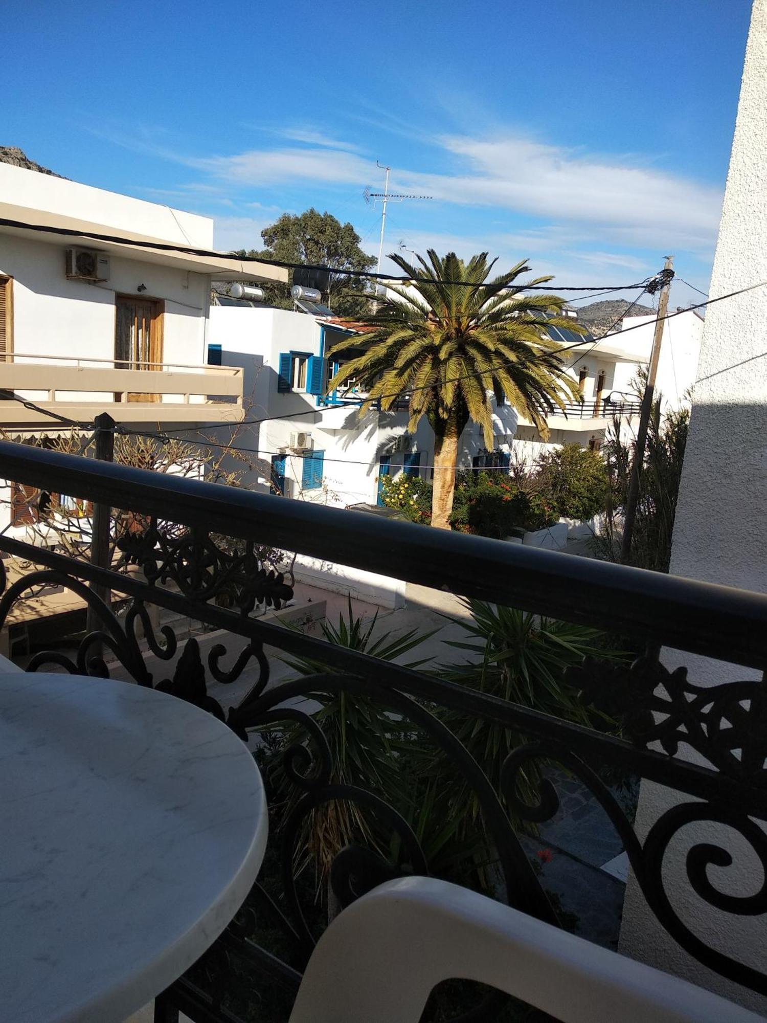 Ton Mari Apartments Palaiochora Esterno foto